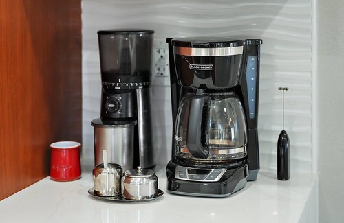 Mount Dora House | "The Skinny" on Lake Gertrude! B2G1 night free in July!