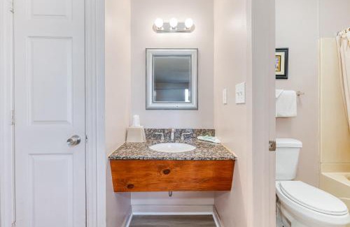 Bohemia Hotel | The SkyBreeze Inn