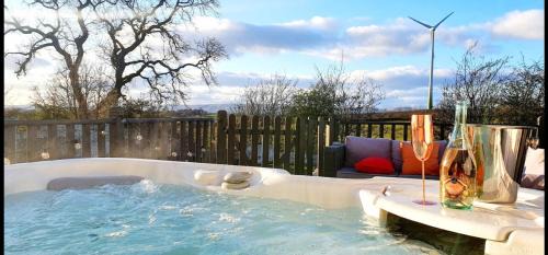Coatbridge Bed & Breakfast | The Sleeping Dog Room at The Grumpy Schnauzer BnB Huge Room, Luxe Suite, Private Hot Tub, Breakfast, Gym, Games Room, Farm Stay, Amazing