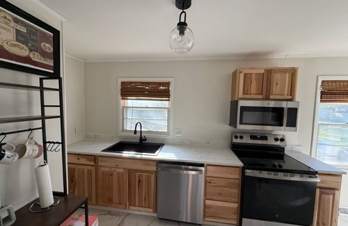 Summerlee House | The Sleepy Beaver Inn – A Cozy Retreat in the heart of the New River Gorge