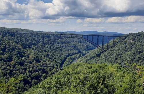 Summerlee House | The Sleepy Beaver Inn – A Cozy Retreat in the heart of the New River Gorge
