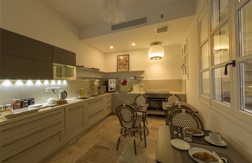 Senglea Hotel | The Snop House