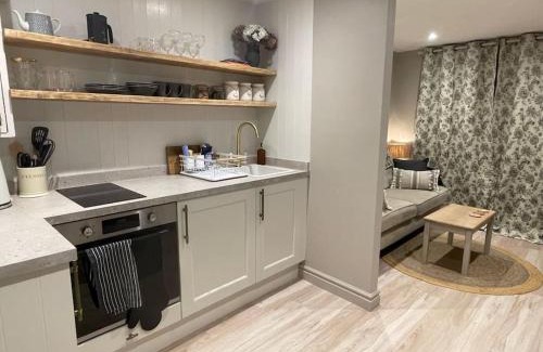 Whaddon House | The Snug - cosy cottage in a great location