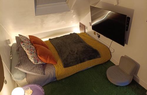 Holborn and Covent Garden House | The Snug in a Quaint English Mews House