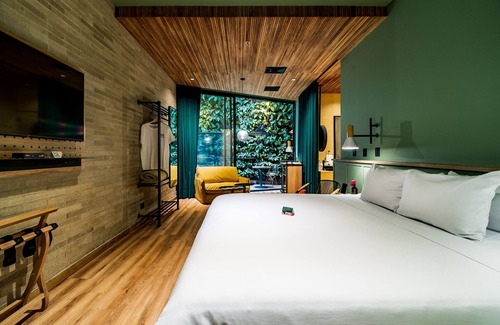 Santa Cruz Hotel | The Somos Bold Hotel