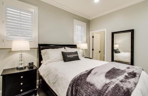 Old Town Bed & Breakfast | The Sono Chicago
