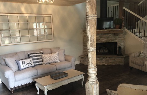Ransom Canyon House | The Southern Perch: Sleeps 8