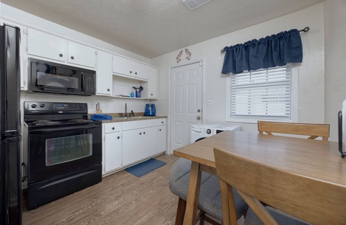 Columbus Apartment | The Southern Charm. 10 minutes away from Fort Moore/Benning. Budget friendly!