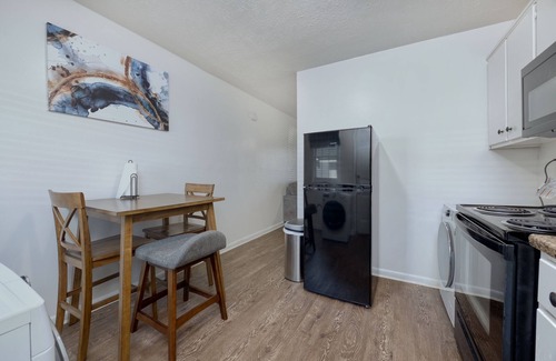 Columbus Apartment | The Southern Charm. 10 minutes away from Fort Moore/Benning. Budget friendly!