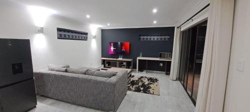 Greater Johannesburg Metropolitan Area Apartment | The Southern Views Unit 3 - Private - Stand alone