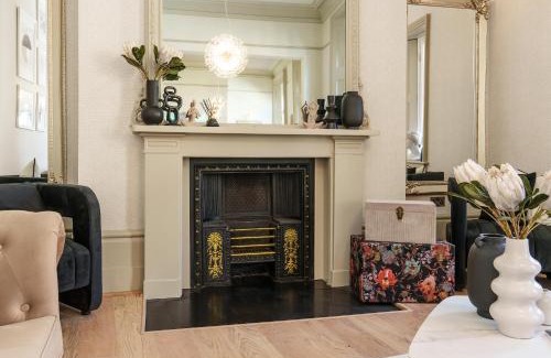 Bristol Old City Apartment | The Sovereign Suite - 2 Bedroom Apartment in Central Bristol by Mint Stays