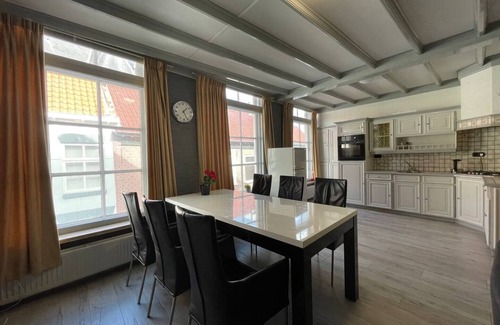Geertruidenberg Hotel | The spacious living area and three bedrooms provide ample space for your group.