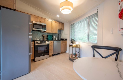 Oxford Condo | The Speak Easy, Discounted for S. Carolina game!