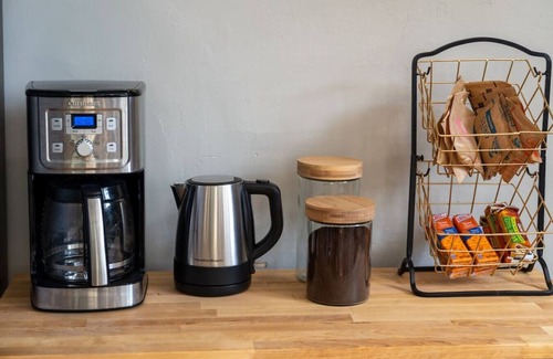 Roanoke House | The Speakeasy Guest House