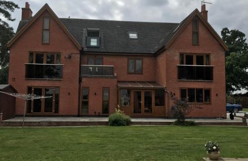 Maidwell House | The spinney home stay