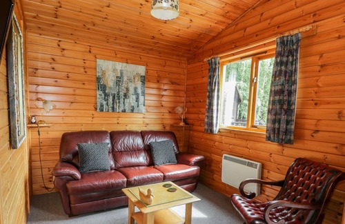 Jedburgh Cottage | THE SPINNEY LODGE, pet friendly, with a garden in Jedburgh