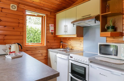 Jedburgh Cottage | THE SPINNEY LODGE, pet friendly, with a garden in Jedburgh