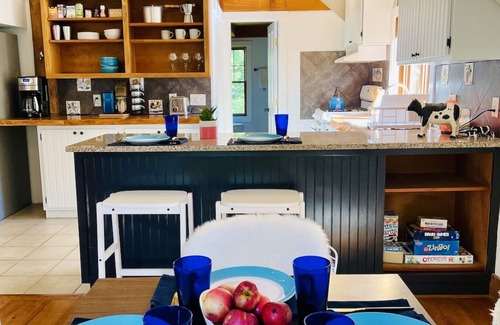 Londonderry House | The Spruce Guesthouse: A Beautifully Renovated Contemporary Barn.