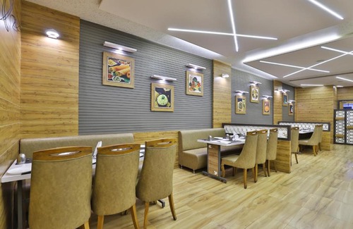Somnath Hotel | The Square Somnath