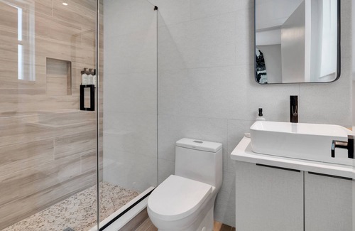 Asbury Park House | The St. Laurent: Full Floor - Sleeps 24