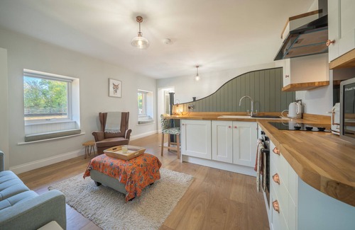 Kinsale Apartment | The Stable, Enchanting studio with WiFi in picturesque Kinsale