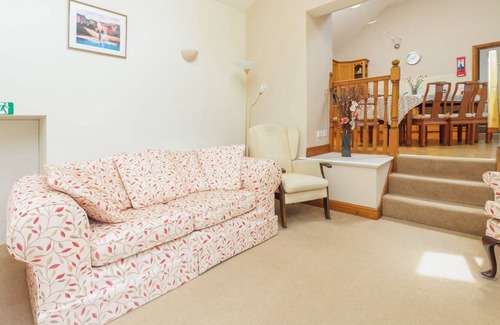Cregneish Apartment | The Stable is a recently converted barn on a family run dairy and sheep farm situated near Port Erin