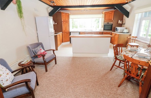 Saint Athan Cottage | THE STABLES, family friendly, character holiday cottage in St Athan
