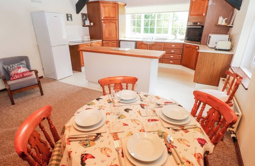 Saint Athan Cottage | THE STABLES, family friendly, character holiday cottage in St Athan