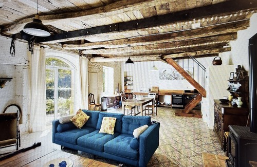 Foissac House | The Stables Gite, at Chateau Mas de Pradie, 2 bedroom luxury gite in Aveyron.