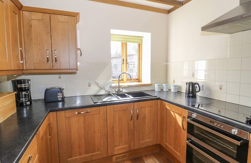 Little Cowarne Cottage | THE STABLES, pet friendly, with a garden in Little Cowarne