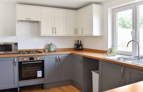 Chipstead Cottage | The Stables - UK47819