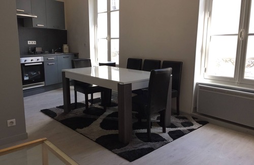 Meung-sur-Loire Apartment | the Stage of the Castles,