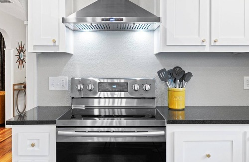 Kerrville House | THE STARDUST - Sleeps 14 4 Bedrooms Heated Pool & Spa
