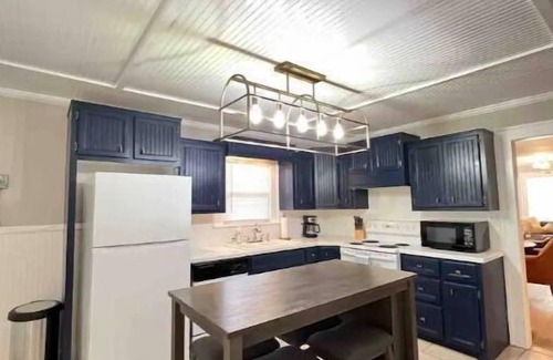 South Overton House | The Station - walking distance to Texas Techn