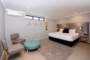 Guildford Hotel | The Stirling Arms Hotel