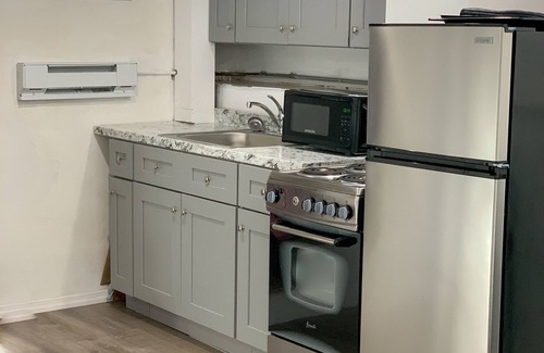 South Side Apartment | The studio apartment has just been redesigned, with floor walls and furniture!