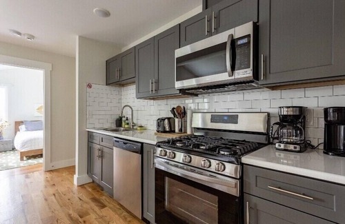 Talbot's Corner House | The Studio at Cleveland Park 2 bedroom 2 bathroom Near Lower Broadway