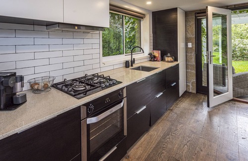 Bundanoon Apartment | The Studio @ The Vale Penrose - Luxurious Studio immersed in manicured gardens