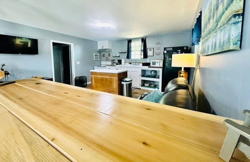 Leesburg Cabin | The Sugar Shack Cabin on Weiss Lake