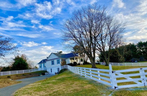 Gordonsville House | “The Suite”. at Chase Cottage - Private Entrance! Luxury accommodations.