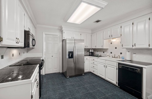 Hattiesburg House | The Summer Place House/4 Bed 2 Bath/The Perfect Home Away From Home