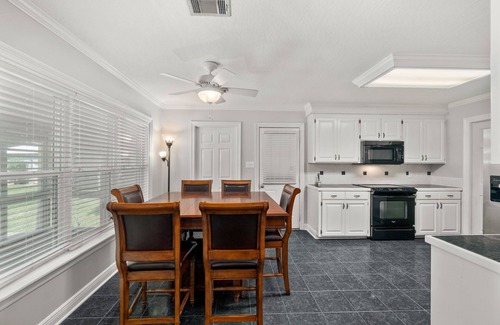 Hattiesburg House | The Summer Place House/4 Bed 2 Bath/The Perfect Home Away From Home
