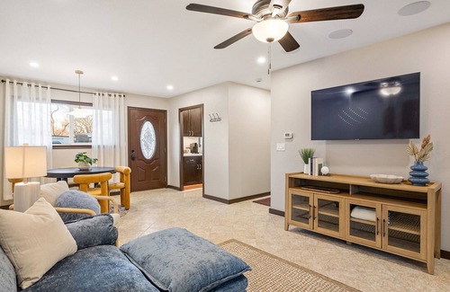 South Richland House | The Sunlit Vista, 2BR Home in Richland w/Fenced Backyard