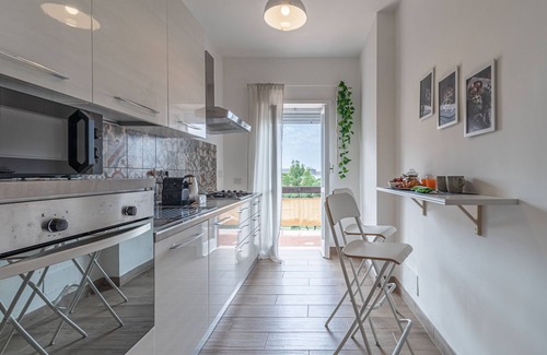 Zona XII Torre Spaccata Apartment | The Sunset Rhome Elegant Suite with Wi-fi - A/C