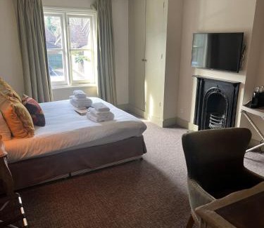 Chiddingfold Bed & Breakfast | The Swan Inn