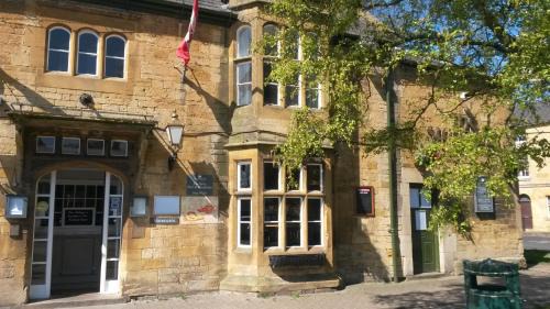 Moreton-in-Marsh Hotel | The Swan Inn
