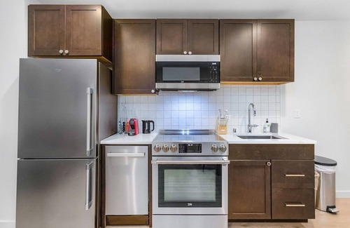 Minor Apartment | The Sweetest Hideaway - 81 Walkscore!