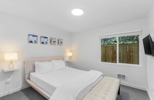 Minor Apartment | The Sweetest Hill - 81 Walkscore!