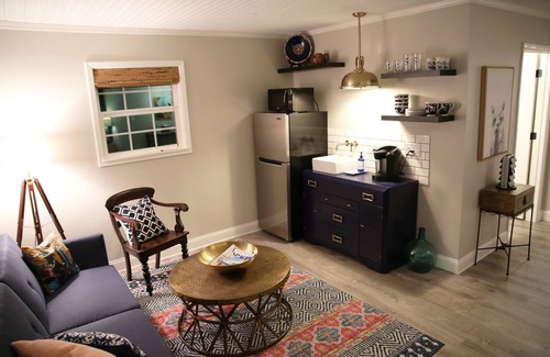 Abilene House | The Sylvan Suite by Curated Stays: Queen Bed