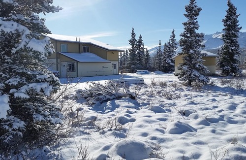 Healy House | The Taiga House - inspiring mountain views at the edge of Denali National Park